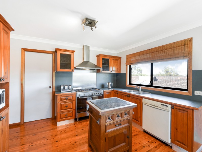 2 Aminya Crescent, Bradbury NSW 2560