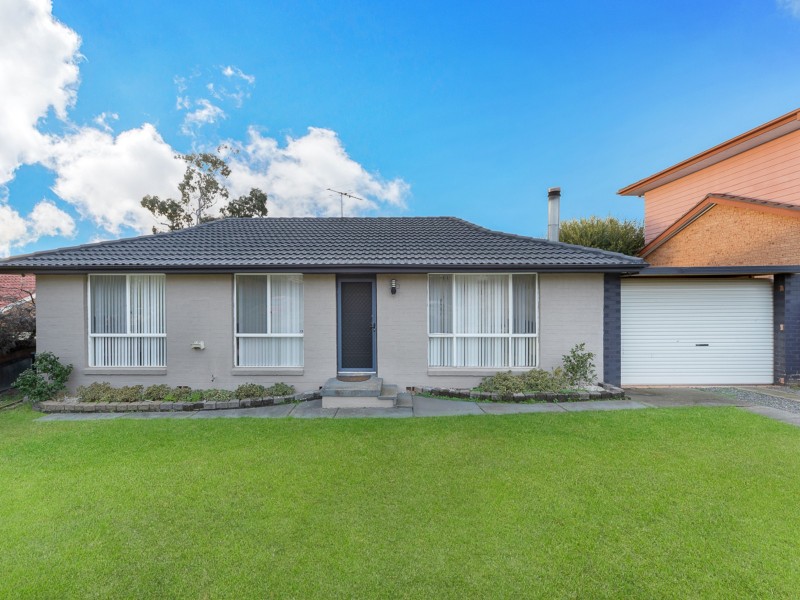 17 Octavia Ave, Rosemeadow NSW 2560