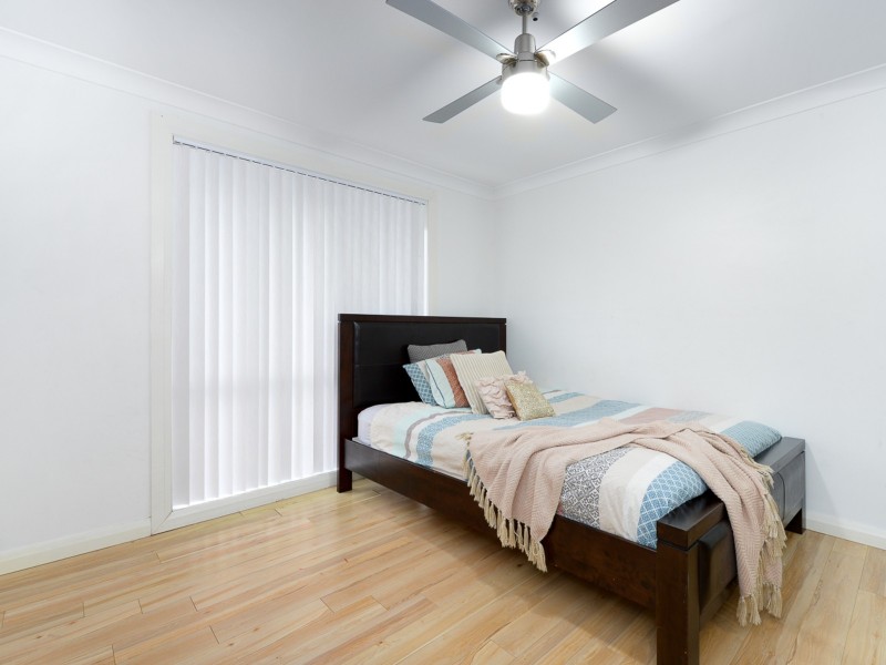 17 Octavia Ave, Rosemeadow NSW 2560