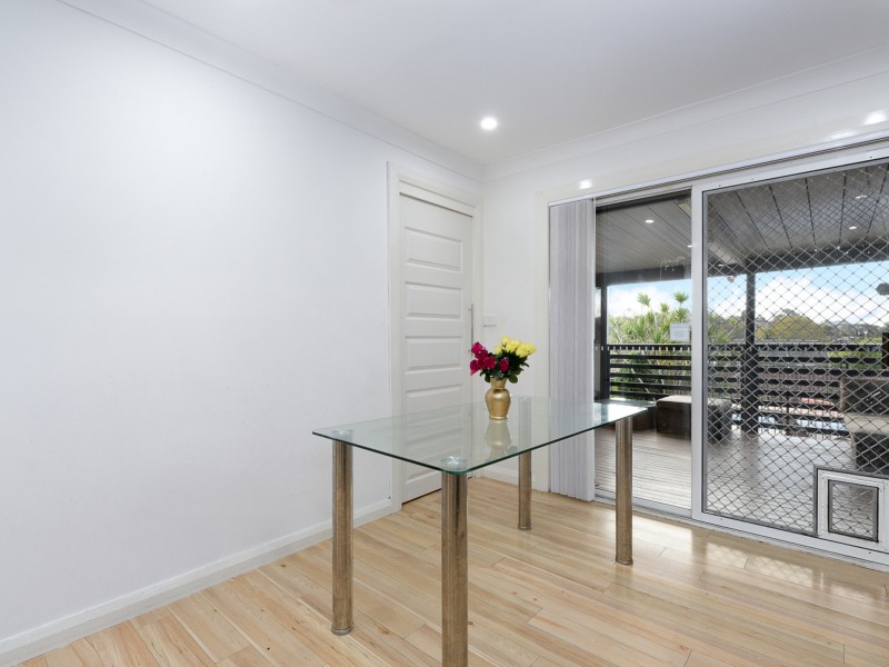 17 Octavia Ave, Rosemeadow NSW 2560