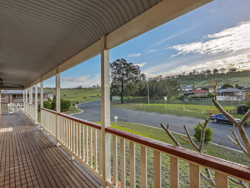 27  Colorado St, Kearns NSW 2558