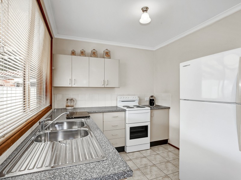 33 Tramway Dr, Currans Hill NSW 2567