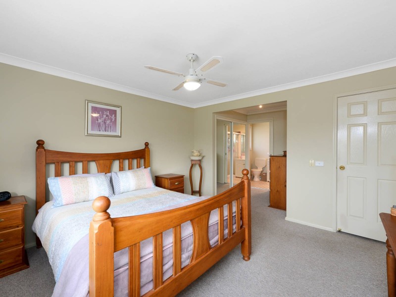 11 Dawkins Pl, Ambarvale NSW 2560