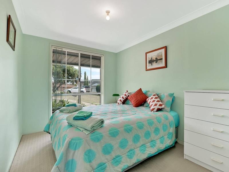 9 Heliodor Pl, Eagle Vale NSW 2558
