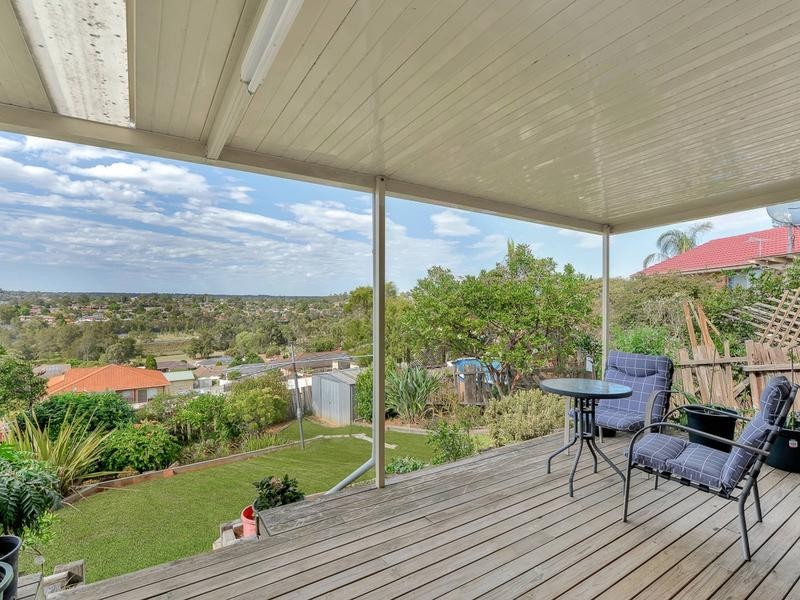 9 Heliodor Pl, Eagle Vale NSW 2558