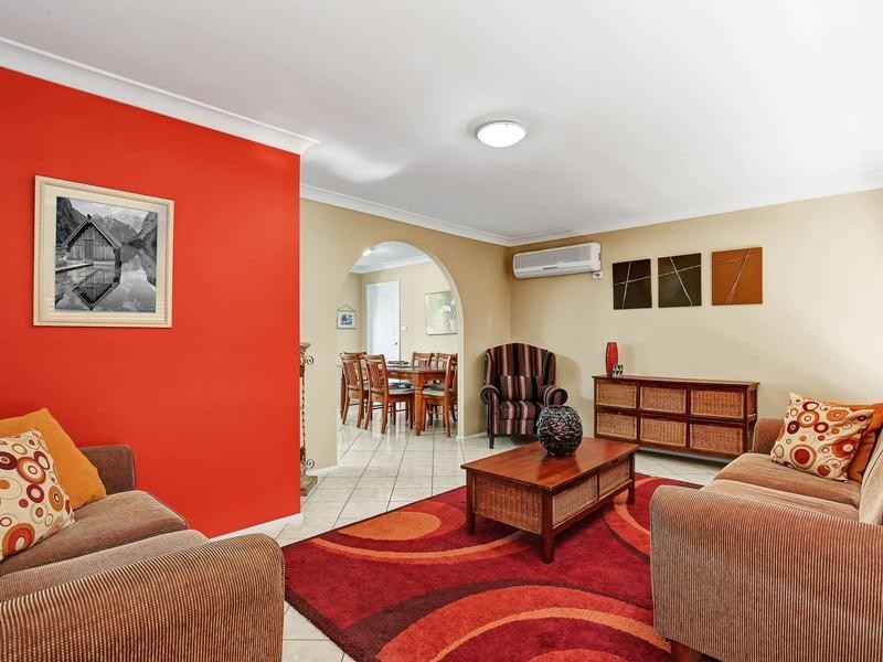 64 Fluorite Pl, Eagle Vale NSW 2558