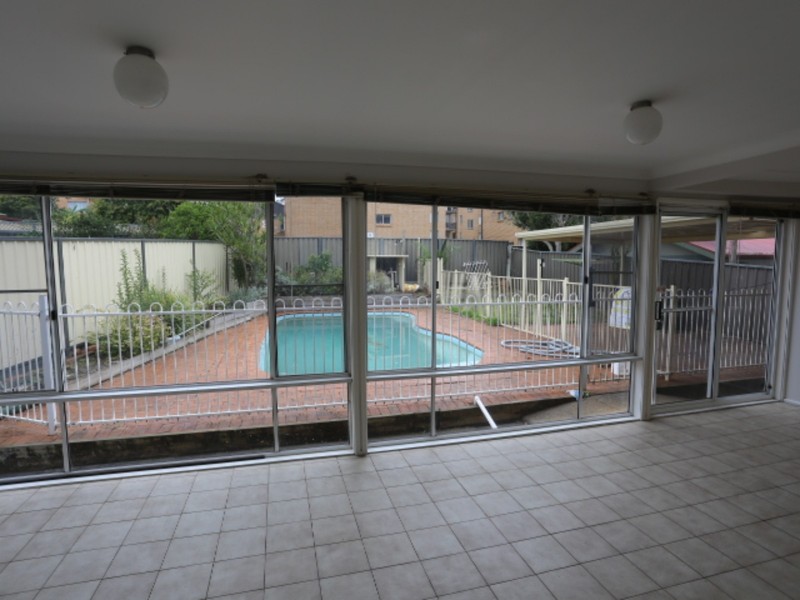 10 Lewis Street, Bradbury NSW 2560