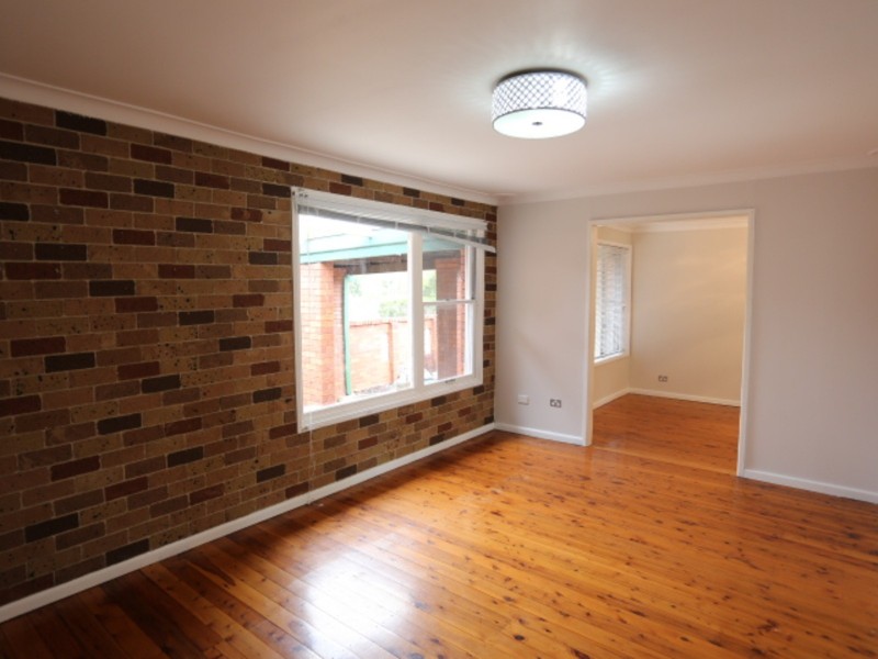 10 Lewis Street, Bradbury NSW 2560