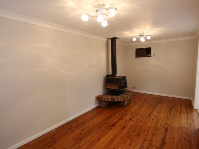 10 Lewis Street, Bradbury NSW 2560