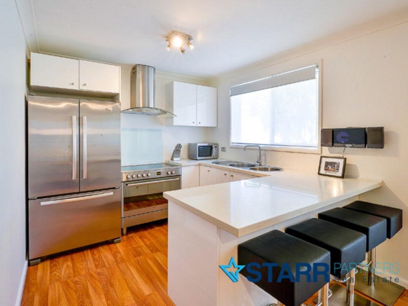 34 Holman Pl, St Helens Park NSW 2560