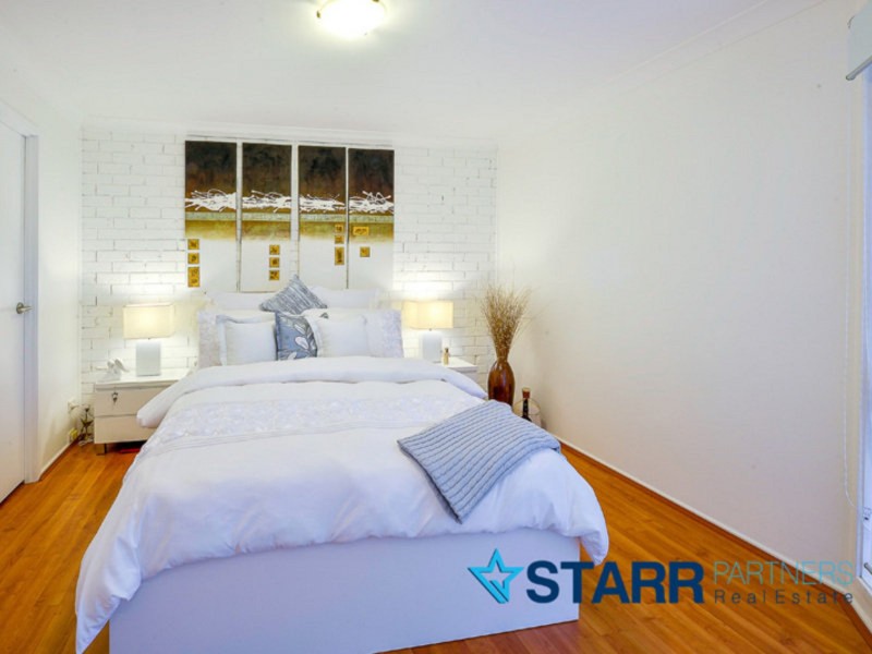 34 Holman Pl, St Helens Park NSW 2560