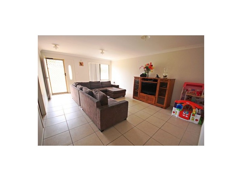 5 Riley Court, Kensington Grove QLD 4341