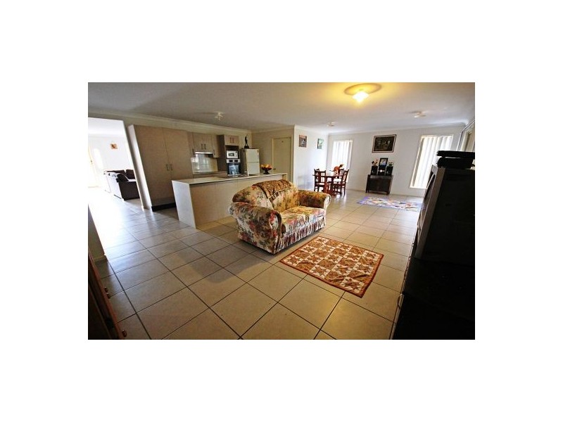 5 Riley Court, Kensington Grove QLD 4341