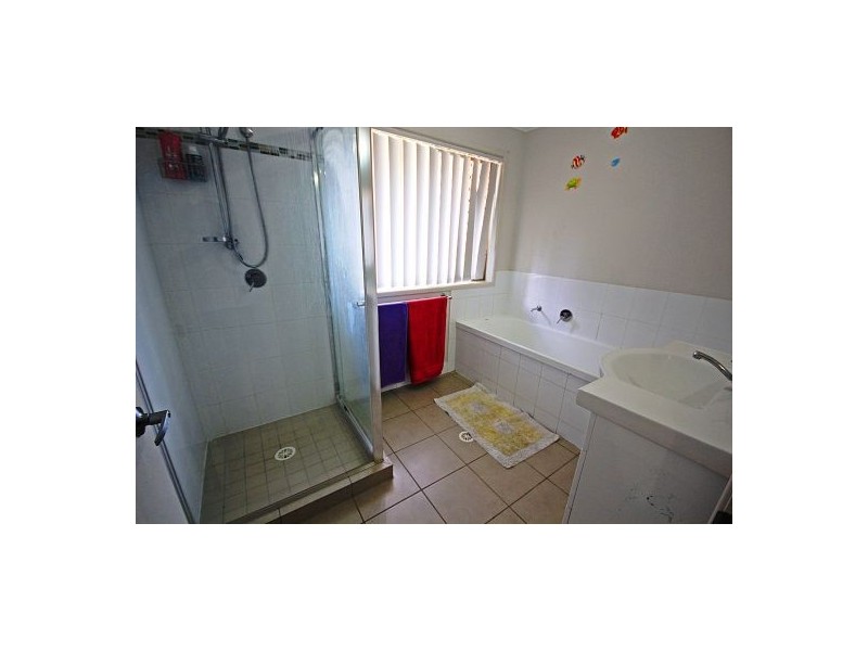 5 Riley Court, Kensington Grove QLD 4341