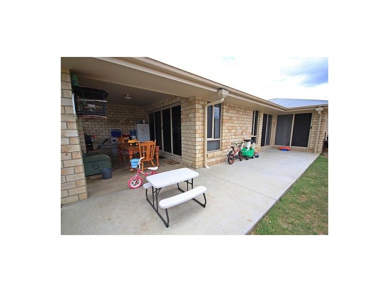 5 Riley Court, Kensington Grove QLD 4341