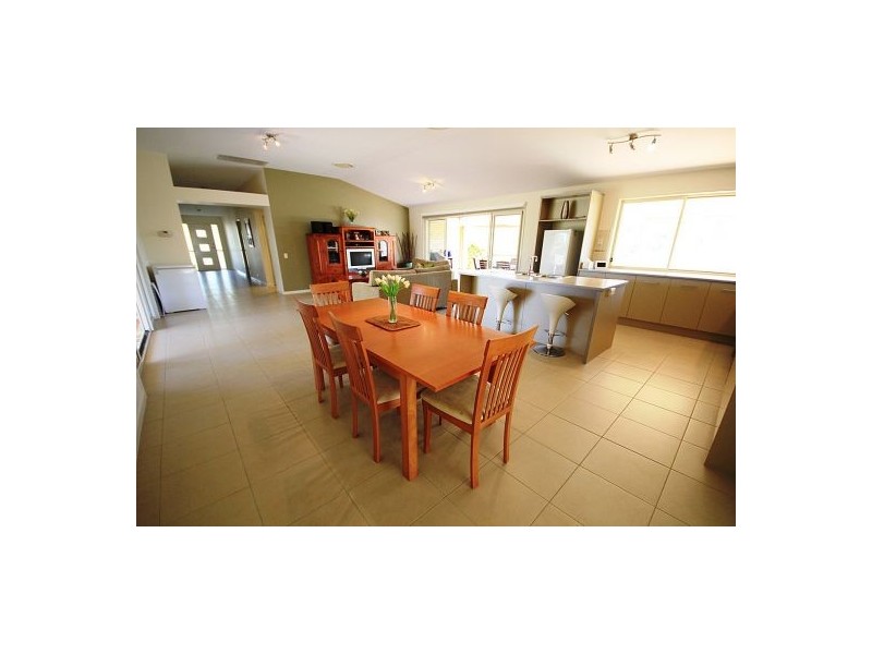12 Baker Finch Place, Kensington Grove QLD 4341
