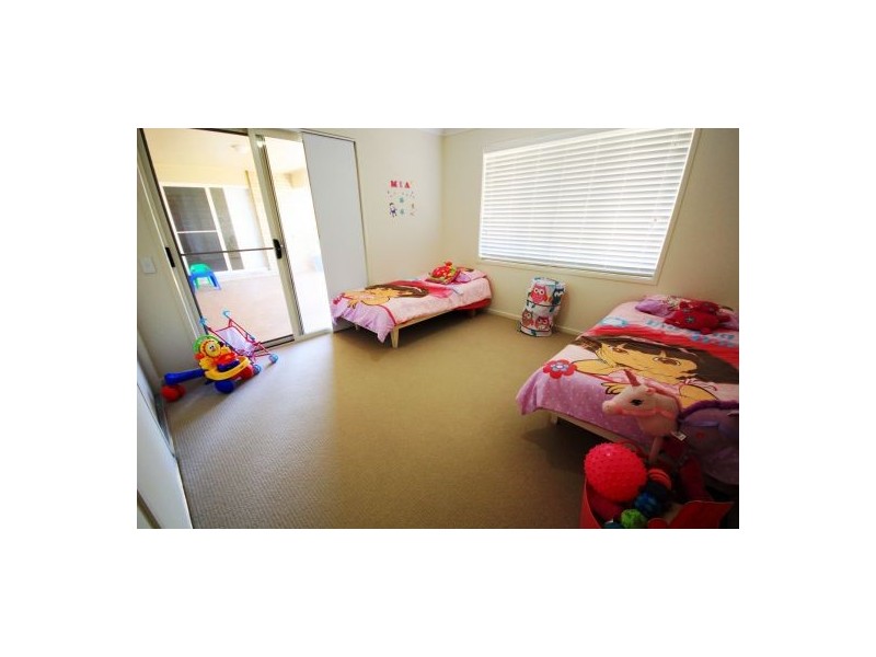 12 Baker Finch Place, Kensington Grove QLD 4341