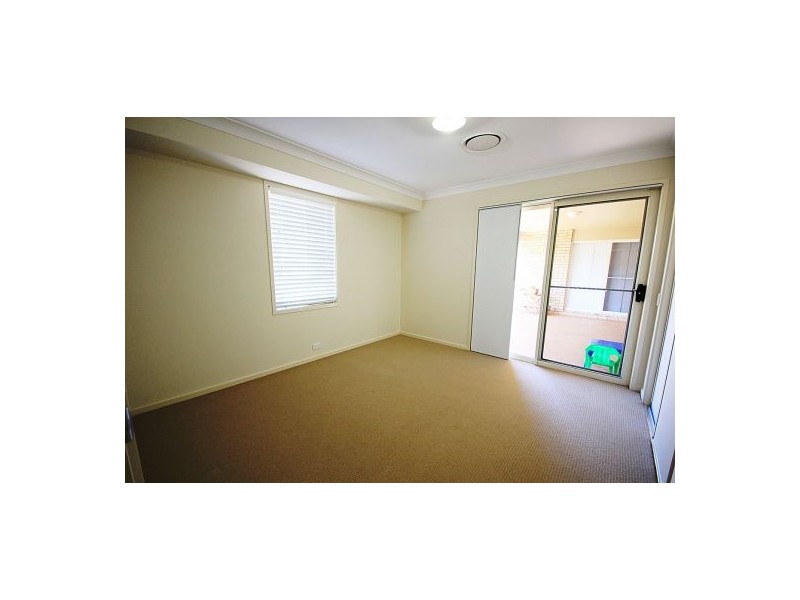 12 Baker Finch Place, Kensington Grove QLD 4341