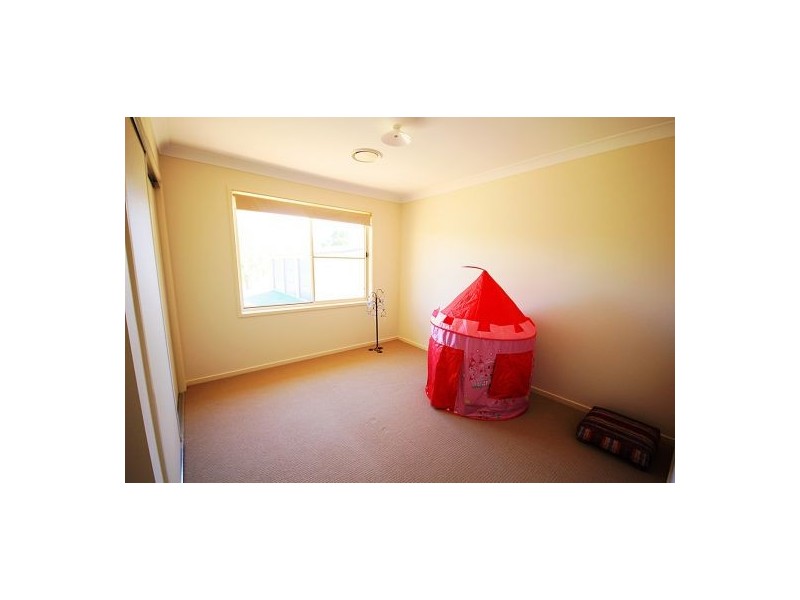12 Baker Finch Place, Kensington Grove QLD 4341