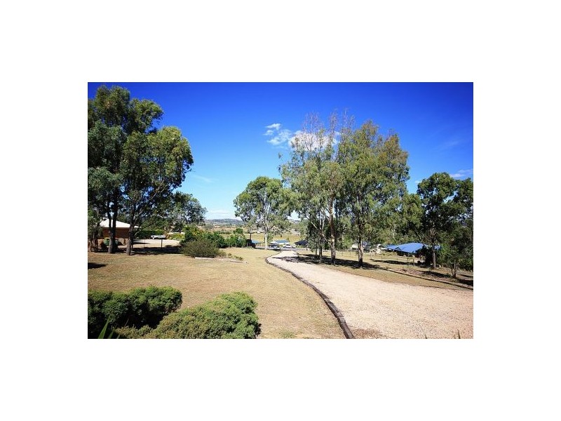 12 Baker Finch Place, Kensington Grove QLD 4341