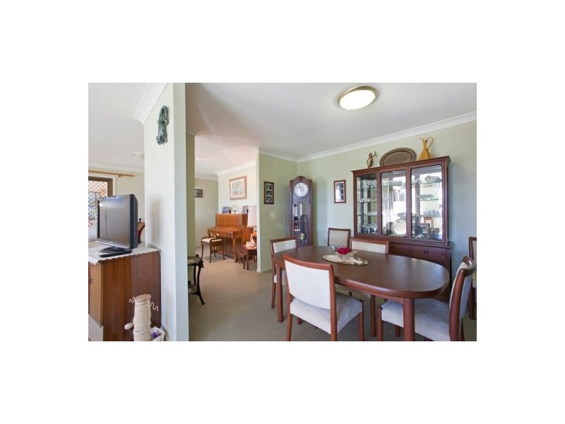 4 Belmore Drive, Withcott QLD 4352