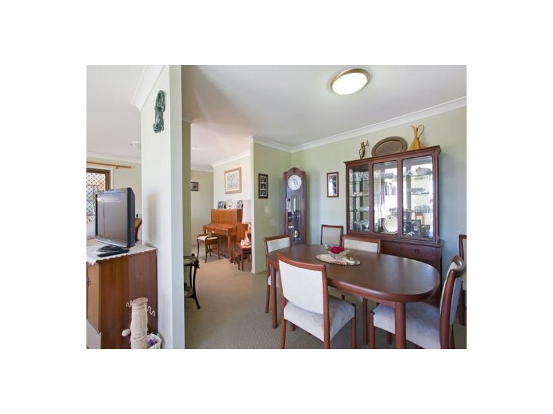 4 Belmore Drive, Withcott QLD 4352