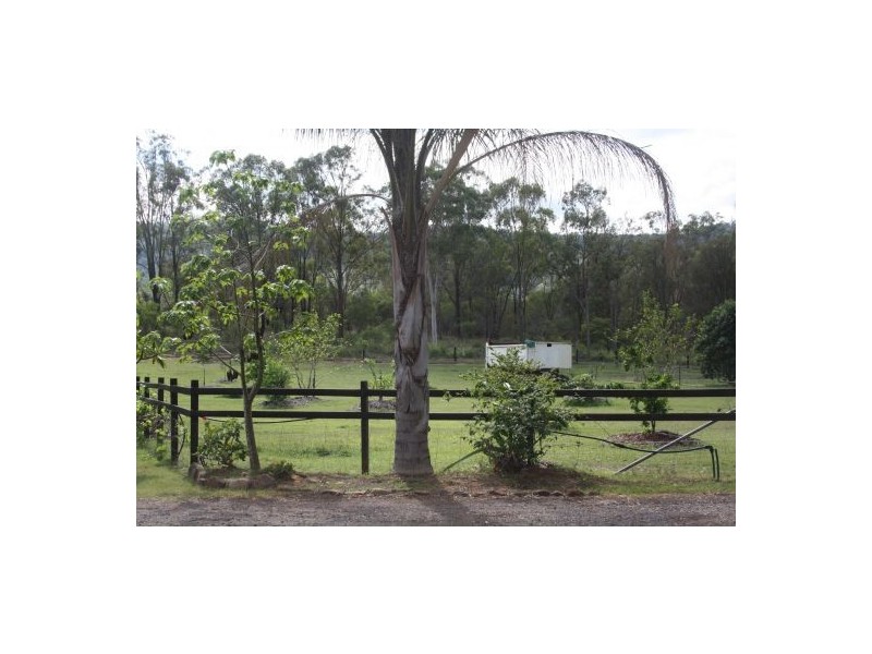 105 Sutcliffes Road, Upper Flagstone QLD 4344