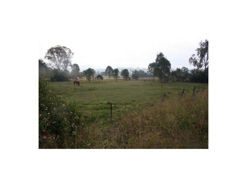 13 Freya Street, Murphys Creek QLD 4352