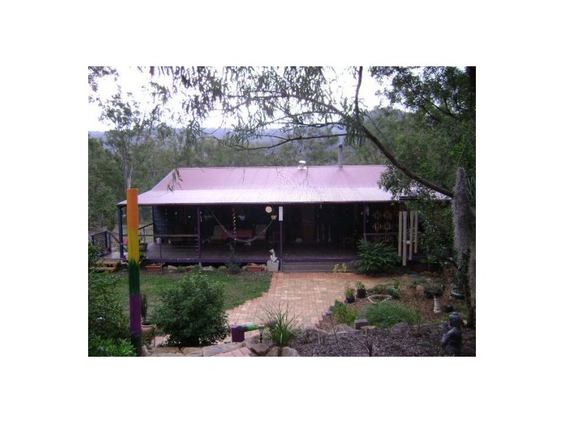 18 Clive Crescent, Withcott QLD 4352