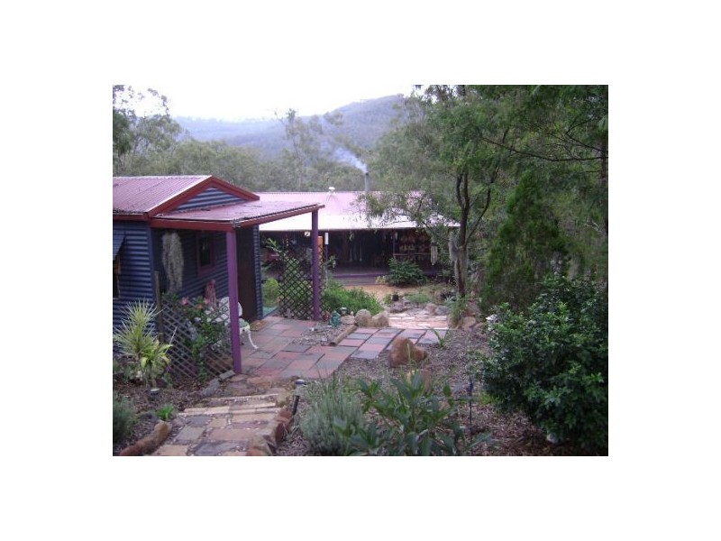 18 Clive Crescent, Withcott QLD 4352