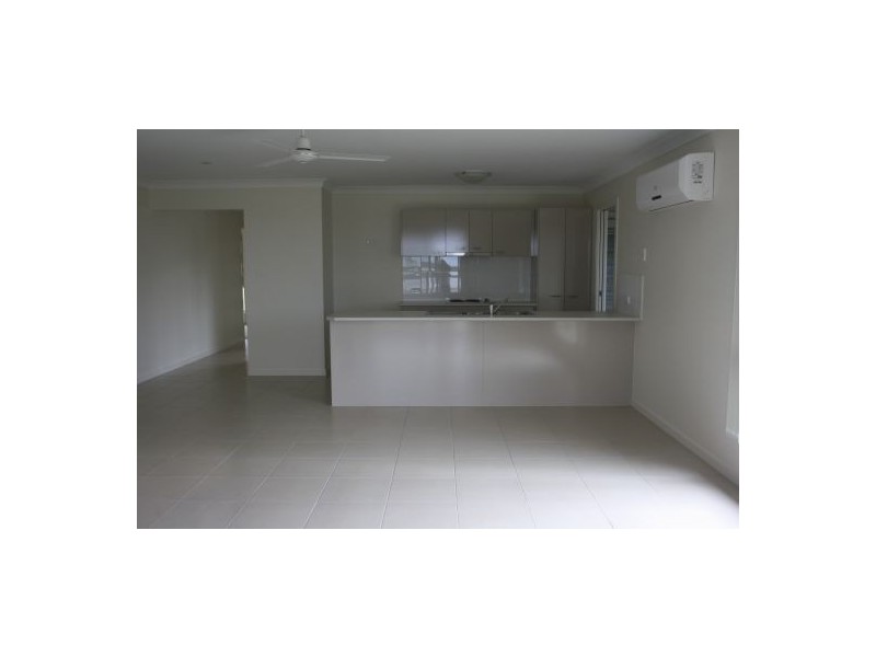 11 Casuarina Cr, Withcott QLD 4352