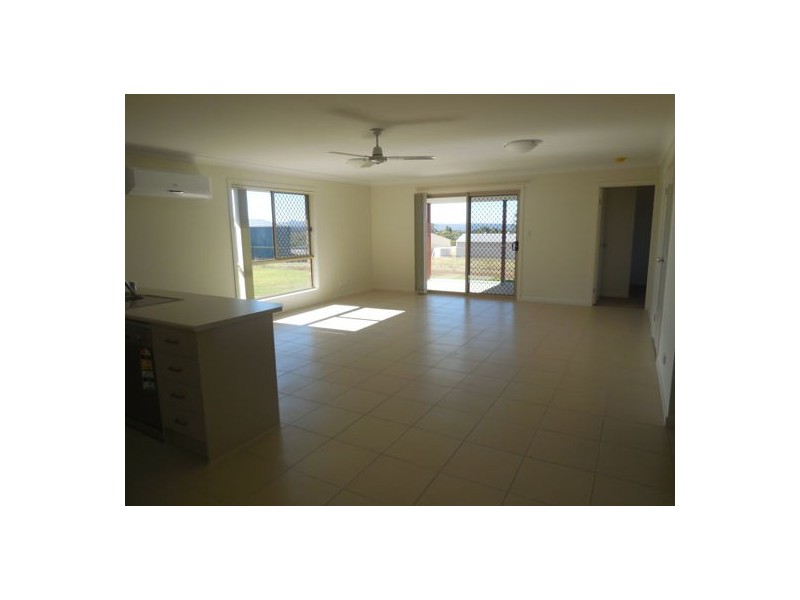 11 Casuarina Cr, Withcott QLD 4352