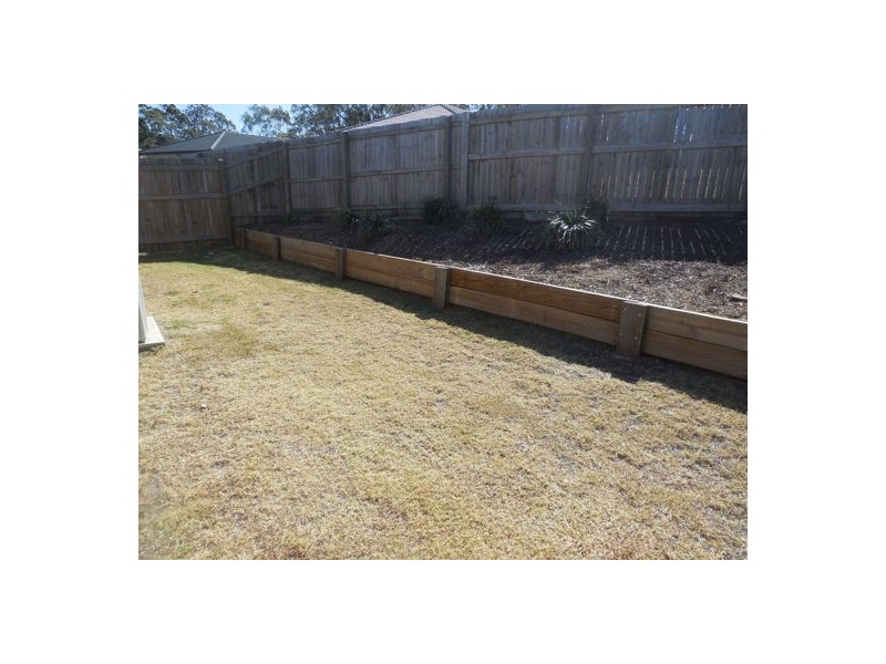 8 Paige Place, Helidon QLD 4344