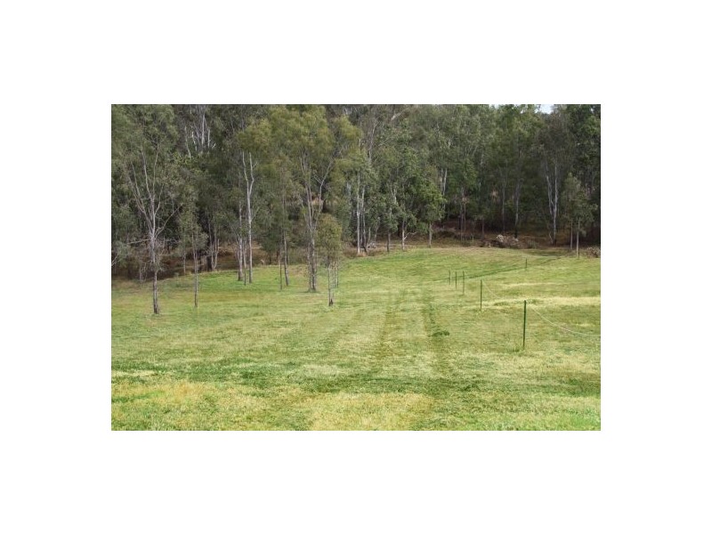16 Mary Drive, Murphys Creek QLD 4352