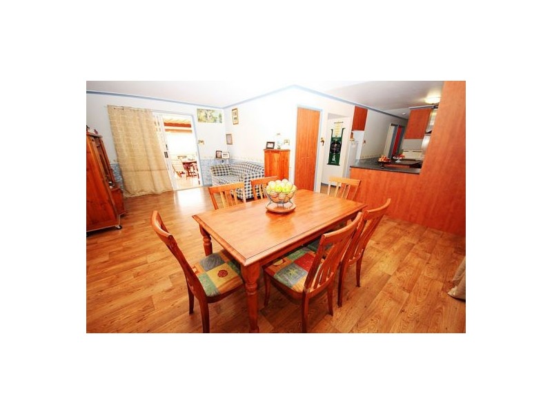 252 Left Hand Branch Rd, Mount Sylvia QLD 4343