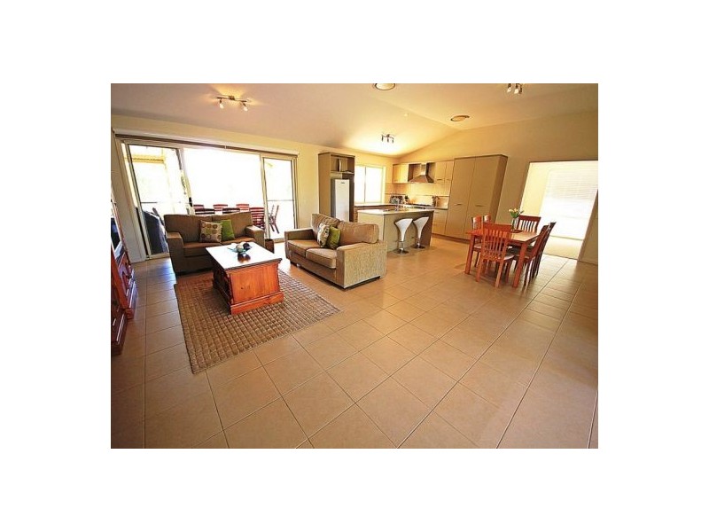 12 Baker Finch Place, Kensington Grove QLD 4341