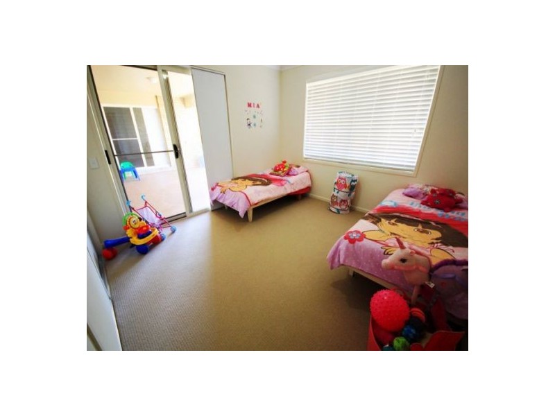 12 Baker Finch Place, Kensington Grove QLD 4341