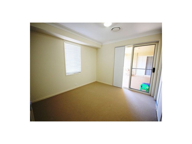 12 Baker Finch Place, Kensington Grove QLD 4341