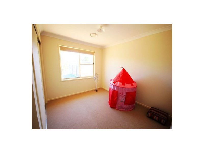 12 Baker Finch Place, Kensington Grove QLD 4341