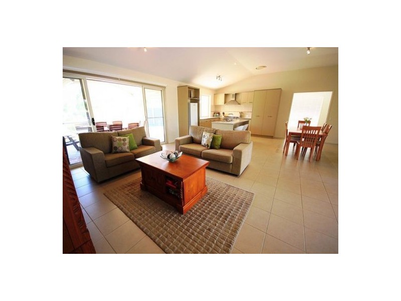 12 Baker Finch Court, Kensington Grove QLD 4341