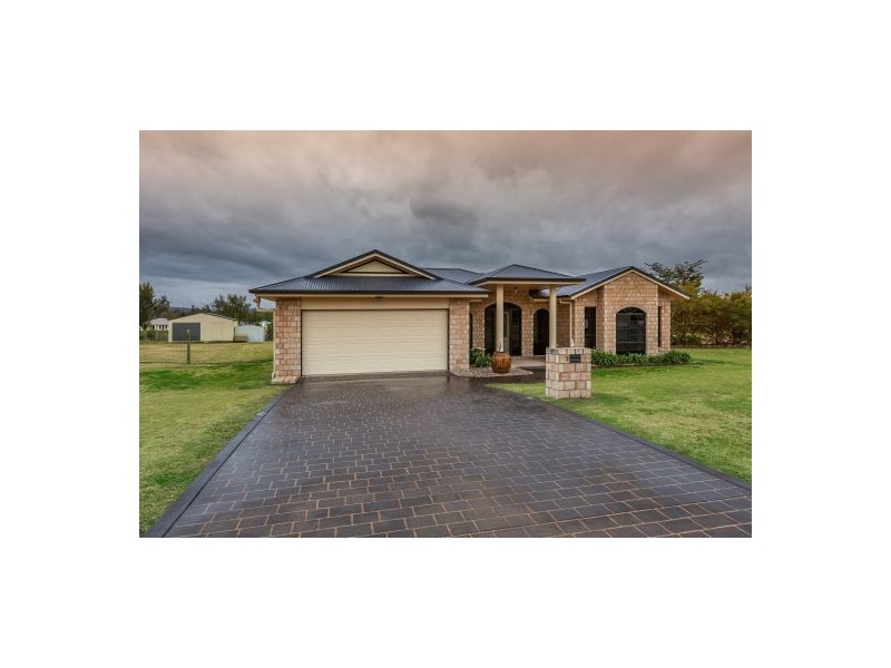 3 Belmore Drive, Withcott QLD 4352