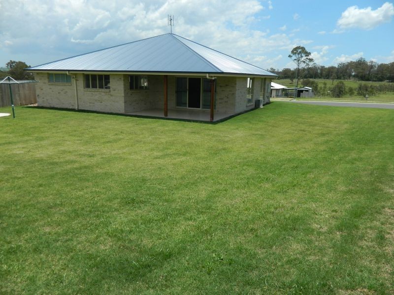 8 Cedarwood Drive, Crows Nest QLD 4355