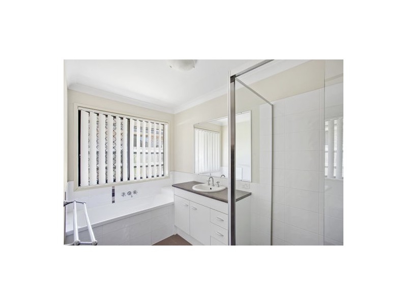 4 Carly Drive, Helidon QLD 4344