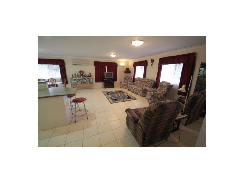 11 Bradton Court, Withcott QLD 4352