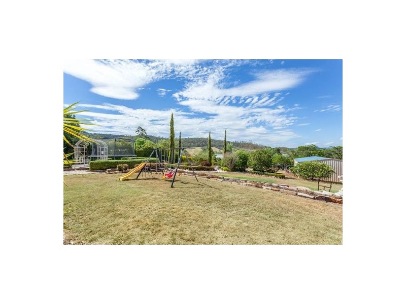 10 Debra Street, Withcott QLD 4352