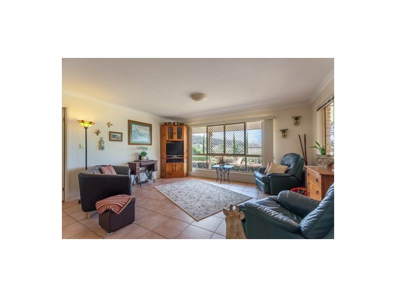 10 Debra Street, Withcott QLD 4352