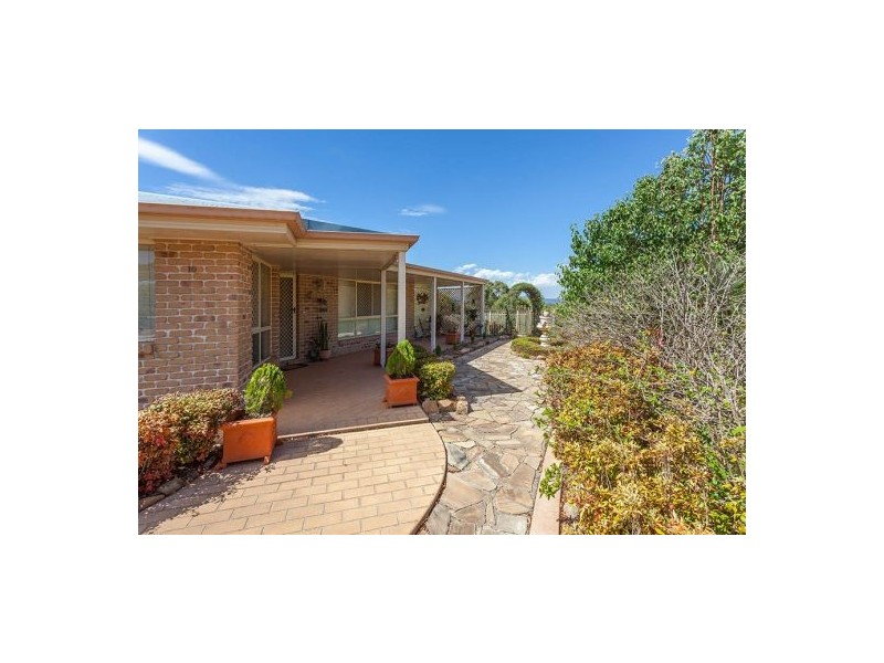 10 Debra Street, Withcott QLD 4352