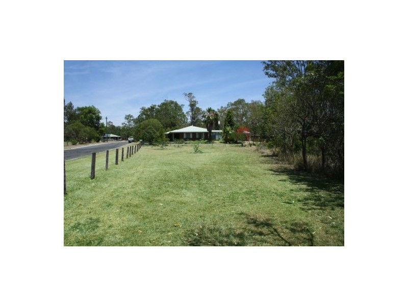 2 Bradton Court, Withcott QLD 4352