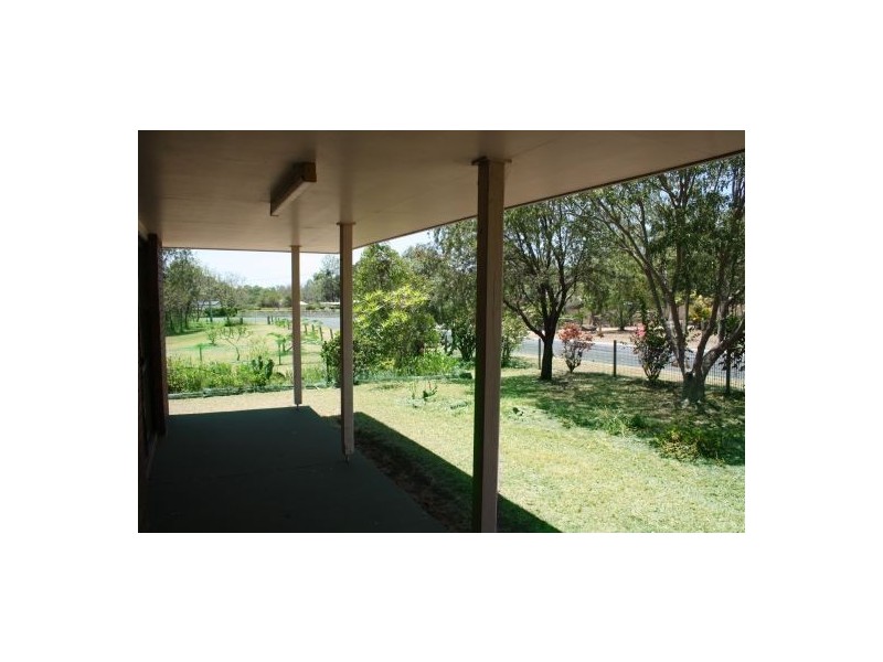 2 Bradton Court, Withcott QLD 4352