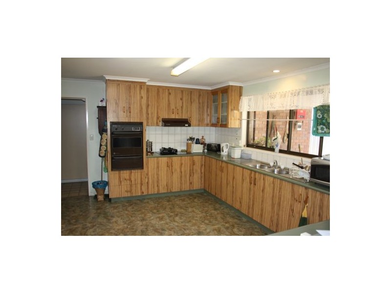 2 Bradton Court, Withcott QLD 4352